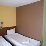 홈스테이 Warnenczyka 85a Bezplatny Parking, Faktura, Prywatna Lazienka, Klimatyzacja 제수프