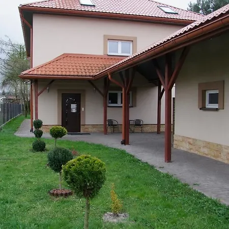 Homestay Warnenczyka 85A Bezplatny Parking, Faktura, Prywatna Lazienka, Klimatyzacja Rzeszow