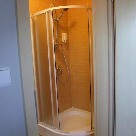 Warnenczyka 85A Bezplatny Parking, Faktura, Prywatna Lazienka, Klimatyzacja * Rzeszow