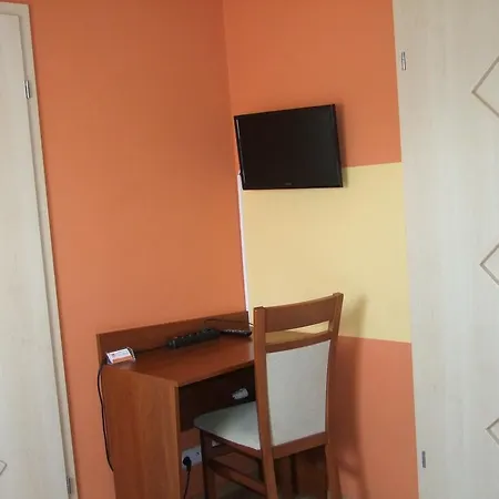 홈스테이 Warnenczyka 85a Bezplatny Parking, Faktura, Prywatna Lazienka, Klimatyzacja 제수프