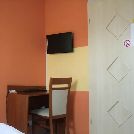 Warnenczyka 85A Bezplatny Parking, Faktura, Prywatna Lazienka, Klimatyzacja * Rzeszow