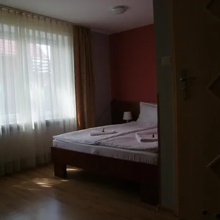 ホームステイ Warnenczyka 85a Bezplatny Parking, Faktura, Prywatna Lazienka, Klimatyzacja ジェシュフ