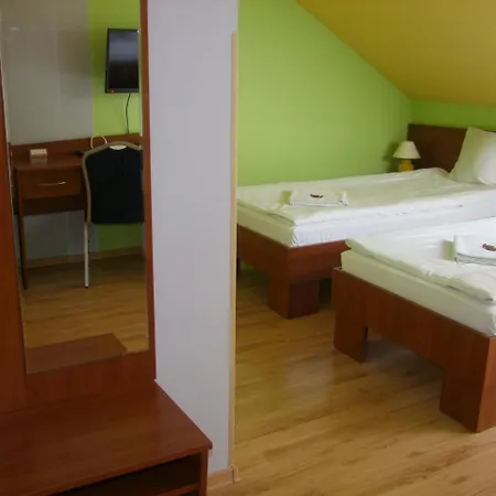 Warnenczyka 85a Bezplatny Parking, Faktura, Prywatna Lazienka, Klimatyzacja * ジェシュフ