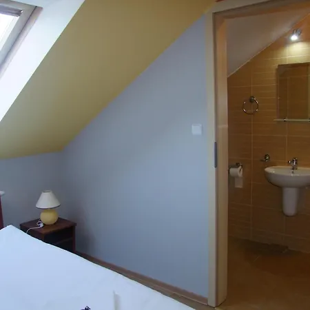 Warnenczyka 85A Bezplatny Parking, Faktura, Prywatna Lazienka, Klimatyzacja Homestay