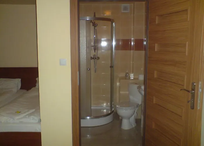 Warnenczyka 85A Bezplatny Parking, Faktura, Prywatna Lazienka, Klimatyzacja Homestay