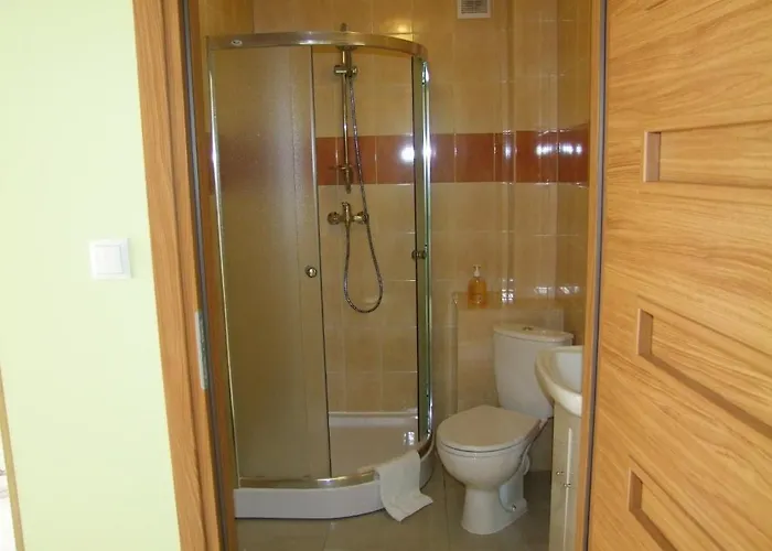 Warnenczyka 85A Bezplatny Parking, Faktura, Prywatna Lazienka, Klimatyzacja Homestay Rzeszow