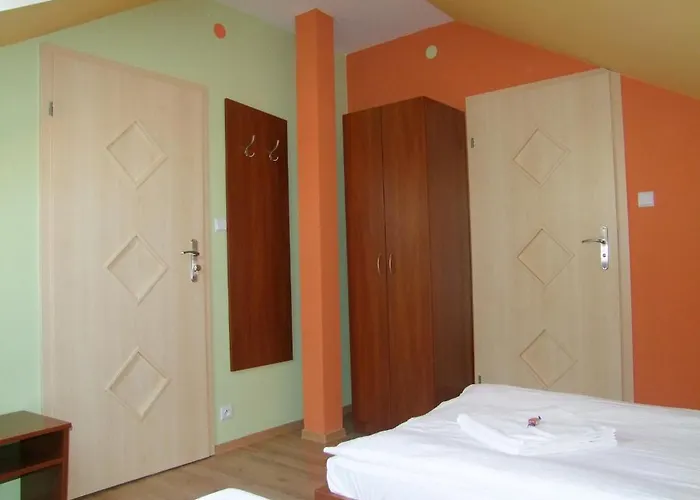 Homestay Warnenczyka 85A Bezplatny Parking, Faktura, Prywatna Lazienka, Klimatyzacja Rzeszow