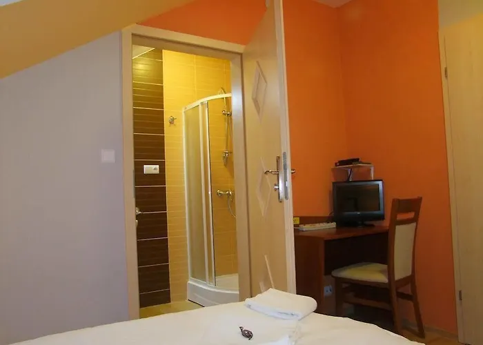 Homestay Warnenczyka 85A Bezplatny Parking, Faktura, Prywatna Lazienka, Klimatyzacja Rzeszow