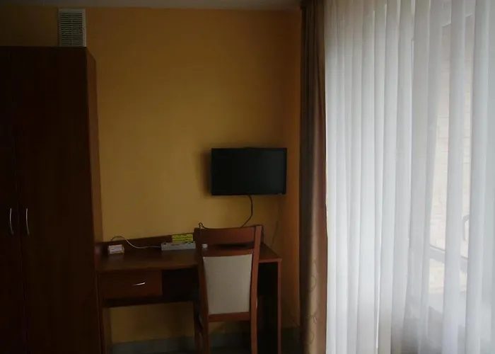 Warnenczyka 85A Bezplatny Parking, Faktura, Prywatna Lazienka, Klimatyzacja Homestay